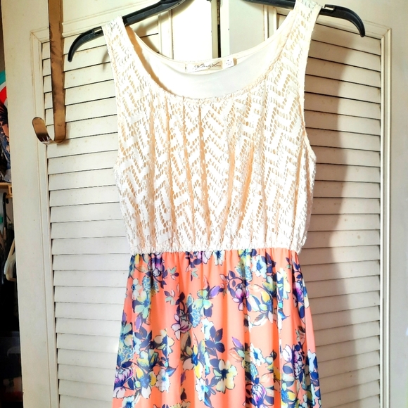 NEW Junior Medium Floral Summer Maxi Dress - Picture 4 of 9